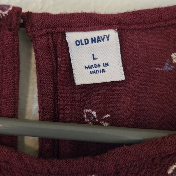 Old Navy Maroon Top Size Large - Picture 5 of 5